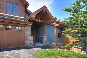 Soaring Ceilings + Mins To Gondola/apres-ski - 2br Sleeps 6 2 Bedroom 