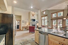 Soaring Ceilings + Mins To Gondola/apres-ski - 2br Sleeps 6 2 Bedroom 