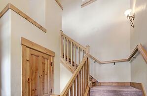 Soaring Ceilings + Mins To Gondola/apres-ski - 2br Sleeps 6 2 Bedroom 