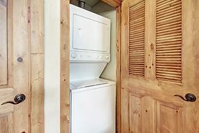 Soaring Ceilings + Mins To Gondola/apres-ski - 2br Sleeps 6 2 Bedroom 