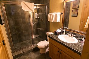 Massive Condo with Views and Rustic Furnishings by RedAwning - Save 20