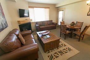 Massive Condo with Views and Rustic Furnishings by RedAwning - Save 20