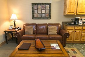 Massive Condo with Views and Rustic Furnishings by RedAwning - Save 20