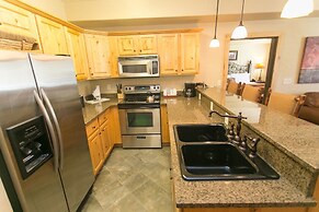 Massive Condo with Views and Rustic Furnishings by RedAwning - Save 20