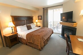 Massive Condo with Views and Rustic Furnishings by RedAwning - Save 20