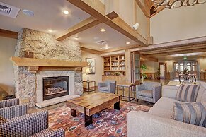 Refined  With Sunny Views 2 Blocks To Downtown Breck 1 Bedroom Condo b