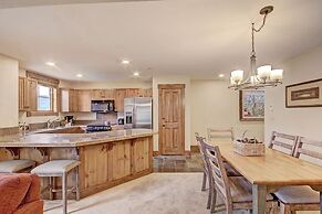 2br W/ Deck + Alpine Views Sleeps 6 - Ski-in Access 2 Bedroom Condo by