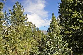 2br W/ Deck + Alpine Views Sleeps 6 - Ski-in Access 2 Bedroom Condo by