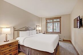 2br W/ Deck + Alpine Views Sleeps 6 - Ski-in Access 2 Bedroom Condo by