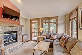 2br W/ Deck + Alpine Views Sleeps 6 - Ski-in Access 2 Bedroom Condo by