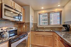 Winter Ski-in/out Studio Sleeps 4, Steps To Historic Main St Studio Be