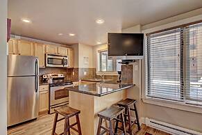 Winter Ski-in/out Studio Sleeps 4, Steps To Historic Main St Studio Be