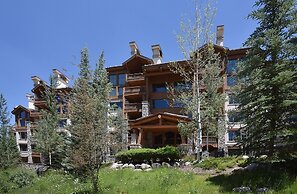 Ski-in/ Ski-out 3br 3.5ba Forest + Mountain Views Sleeps 8 3 Bedroom C