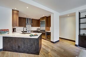 Ski-in/ Ski-out 3br 3.5ba Forest + Mountain Views Sleeps 8 3 Bedroom C