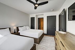 Ski-in/ Ski-out 3br 3.5ba Forest + Mountain Views Sleeps 8 3 Bedroom C