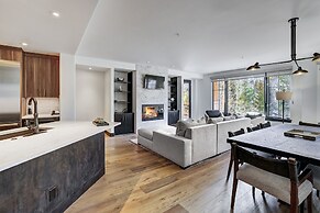 Ski-in/ Ski-out 3br 3.5ba Forest + Mountain Views Sleeps 8 3 Bedroom C