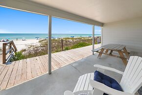 Three Steps to the Beach - 2 Br townhouse by RedAwning