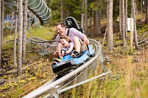 Luminous 2br 2ba - Upscale + Steps To Snowy Fun + Main St 2 Bedroom Co