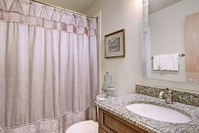 Luminous 2br 2ba - Upscale + Steps To Snowy Fun + Main St 2 Bedroom Co