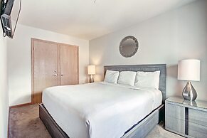 Luminous 2br 2ba - Upscale + Steps To Snowy Fun + Main St 2 Bedroom Co