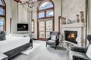 2 BR Ritz-Carlton Chic Décor Valley Views Condo by RedAwning - Save 20