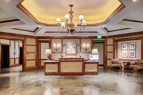 2 BR Ritz-Carlton Chic Décor Valley Views Condo by RedAwning - Save 20