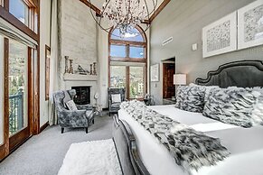 2 BR Ritz-Carlton Chic Décor Valley Views Condo by RedAwning - Save 20