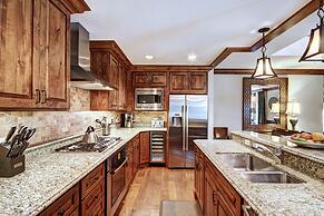 Ritz Carlton Residence Spacious with Valley Views by RedAwning - Save 