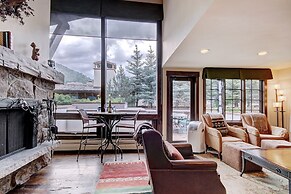 Rustic Mountain View 2Bedroom Condo- Lodge at Vail by RedAwning - Save