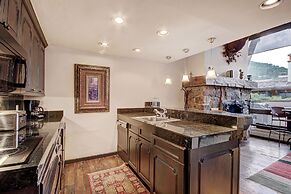 Rustic Mountain View 2Bedroom Condo- Lodge at Vail by RedAwning - Save