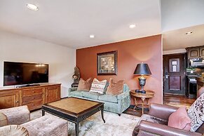 Rustic Mountain View 2Bedroom Condo- Lodge at Vail by RedAwning - Save