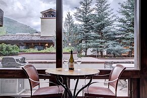 Rustic Mountain View 2Bedroom Condo- Lodge at Vail by RedAwning - Save