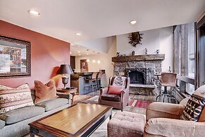 Rustic Mountain View 2Bedroom Condo- Lodge at Vail by RedAwning - Save