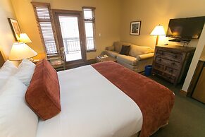 Comfort and Convenience in this Spacious Unit by RedAwning - Save 20% 