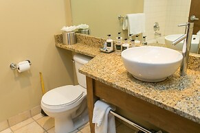 Comfort and Convenience in this Spacious Unit by RedAwning - Save 20% 