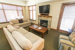 Comfort and Convenience in this Spacious Unit by RedAwning - Save 20% 