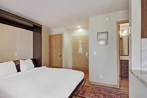 River Mtn Lodge E116C - Studio Condo by RedAwning
