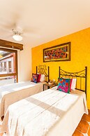 Casa Lotería -Pueblito Sayulita- Colorful, Family and Relax Experience