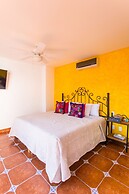 Casa Lotería -Pueblito Sayulita- Colorful, Family and Relax Experience