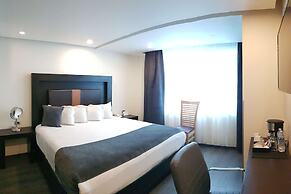 Best Western Plus Metepec & Suites