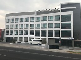 Best Western Plus Metepec & Suites