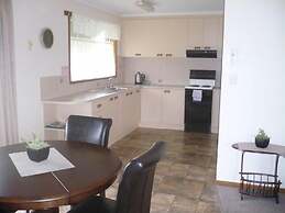 Parklake Holiday Units