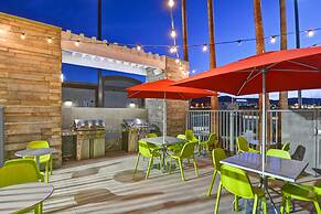 Home2 Suites by Hilton Palmdale, CA