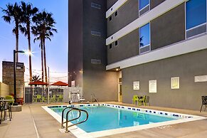 Home2 Suites by Hilton Palmdale, CA