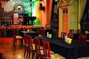 Nattirat Grand Hotel