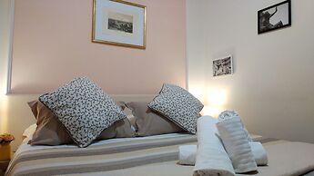 Dreaming Navona Rooms