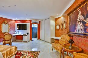 Golden Lis Hotel Boutique