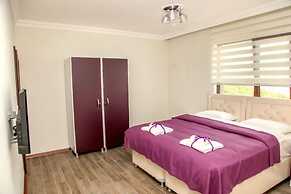 Royal Inn Seza Residence