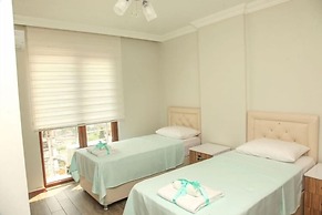 Royal Inn Seza Residence