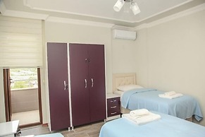 Royal Inn Seza Residence
